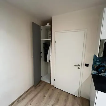 Rmi1 - Fuer Urlauber, Monteure - Mit Ac Und Infrarotheizung Apartment Wiener Neustadt